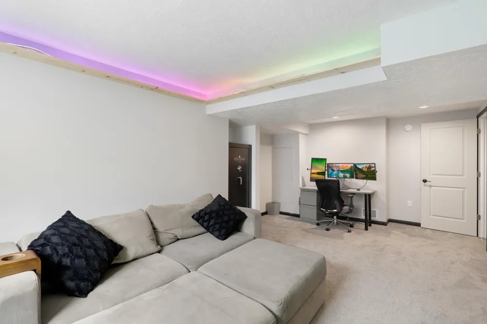8841 Loch Lomond Court Brooklyn Park, MN 55443