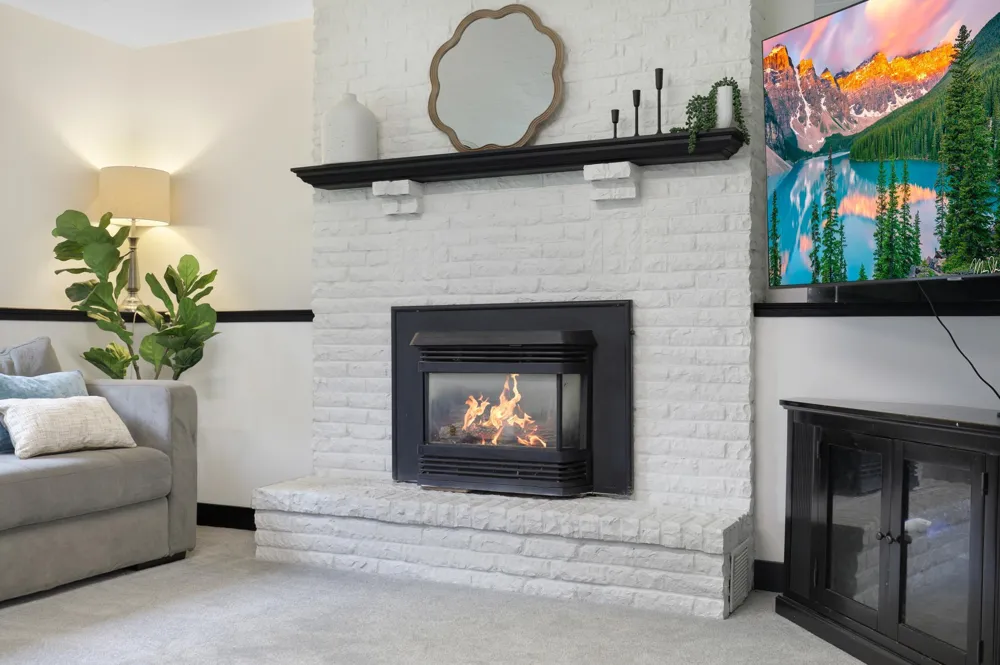 8841 Loch Lomond Court Brooklyn Park, MN 55443