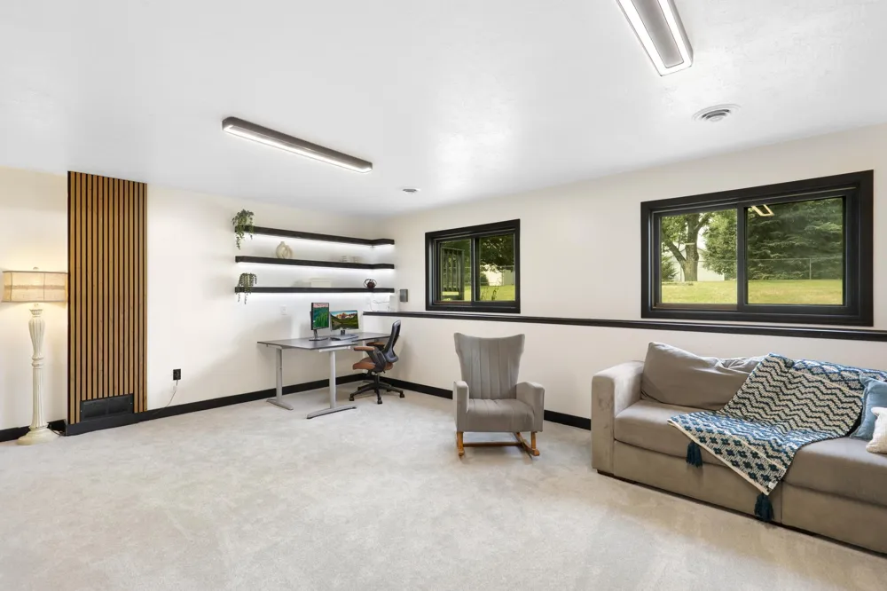 8841 Loch Lomond Court Brooklyn Park, MN 55443