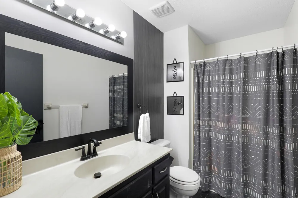 8841 Loch Lomond Court Brooklyn Park, MN 55443