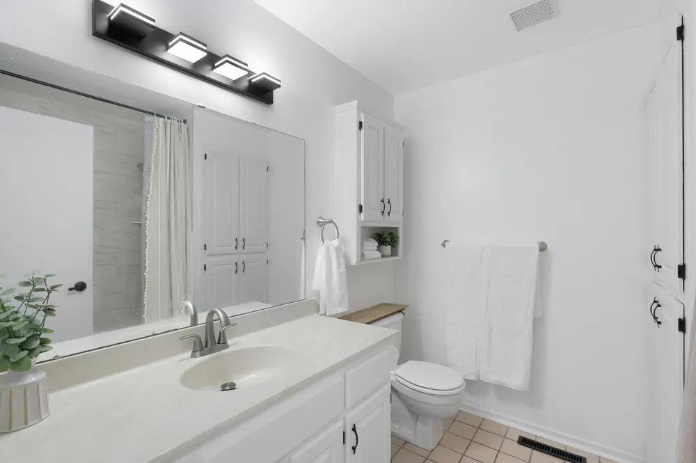 8841 Loch Lomond Court Brooklyn Park, MN 55443