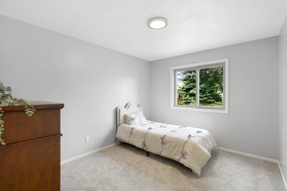 8841 Loch Lomond Court Brooklyn Park, MN 55443