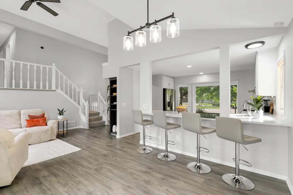 8841 Loch Lomond Court Brooklyn Park, MN 55443