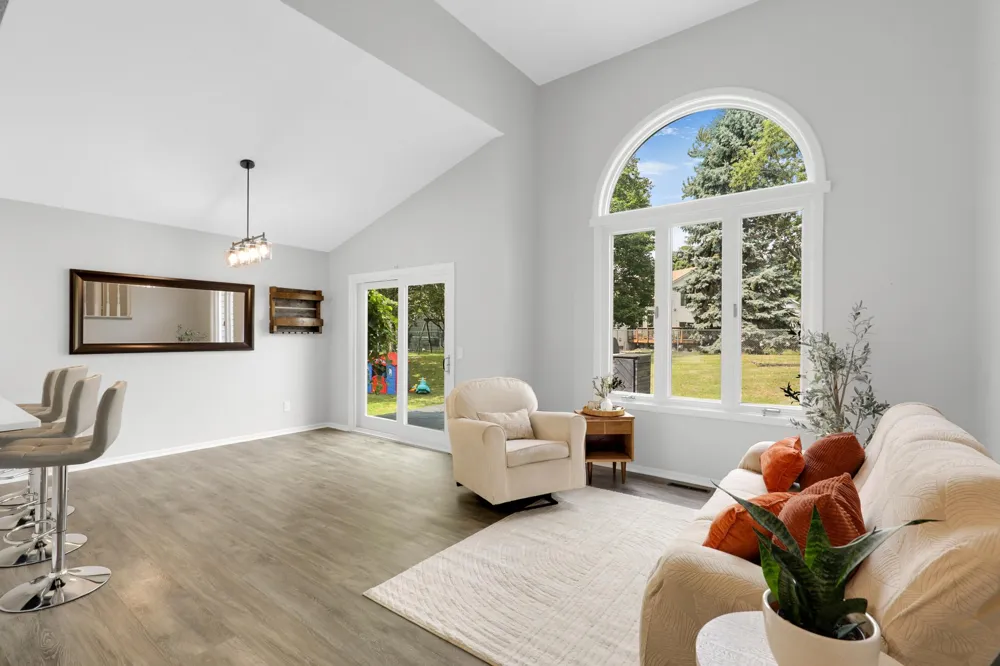8841 Loch Lomond Court Brooklyn Park, MN 55443
