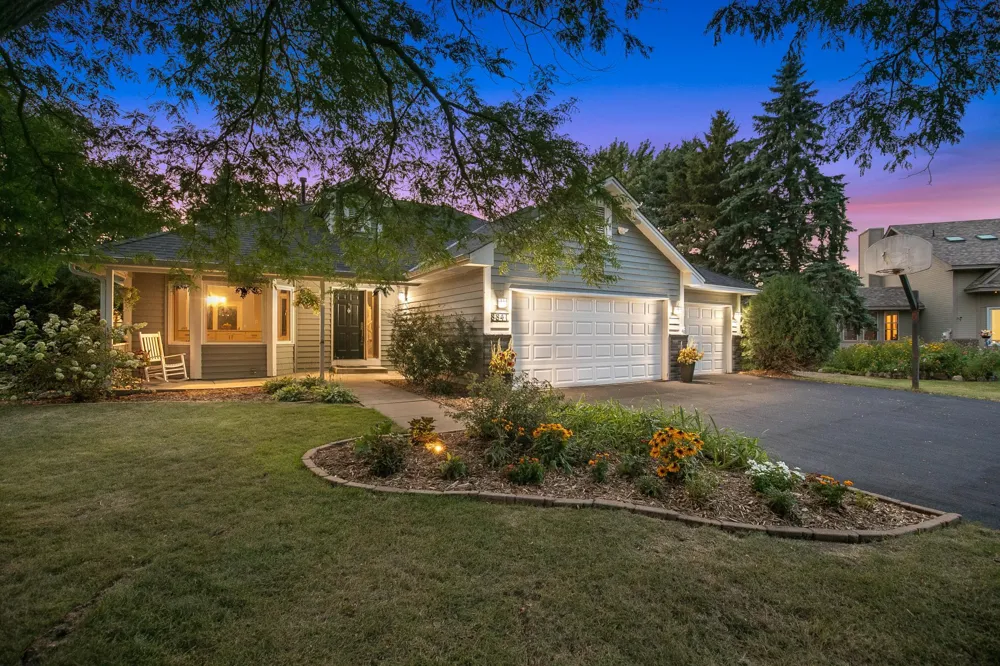 8841 Loch Lomond Court Brooklyn Park, MN 55443