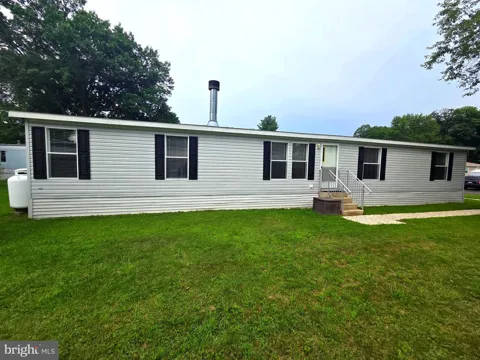 278 LAKE LANE