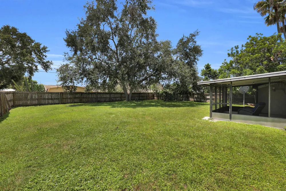 741 23rd Place SW Vero Beach, FL 32962
