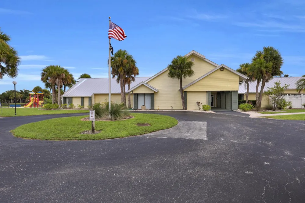 741 23rd Place SW Vero Beach, FL 32962