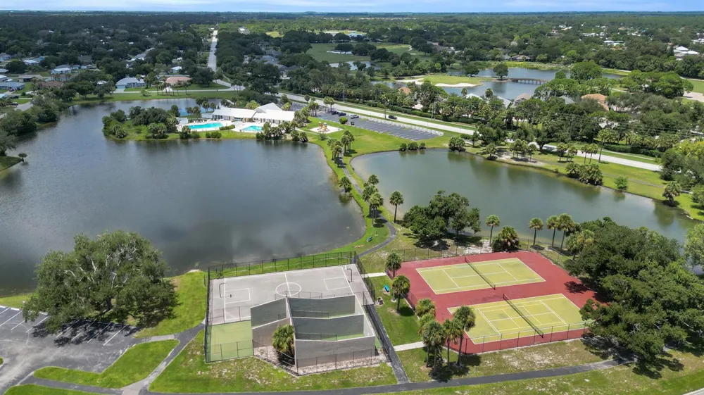 741 23rd Place SW Vero Beach, FL 32962