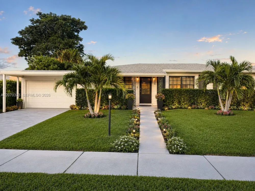 826 Cochran Dr Lake Worth, FL 33461