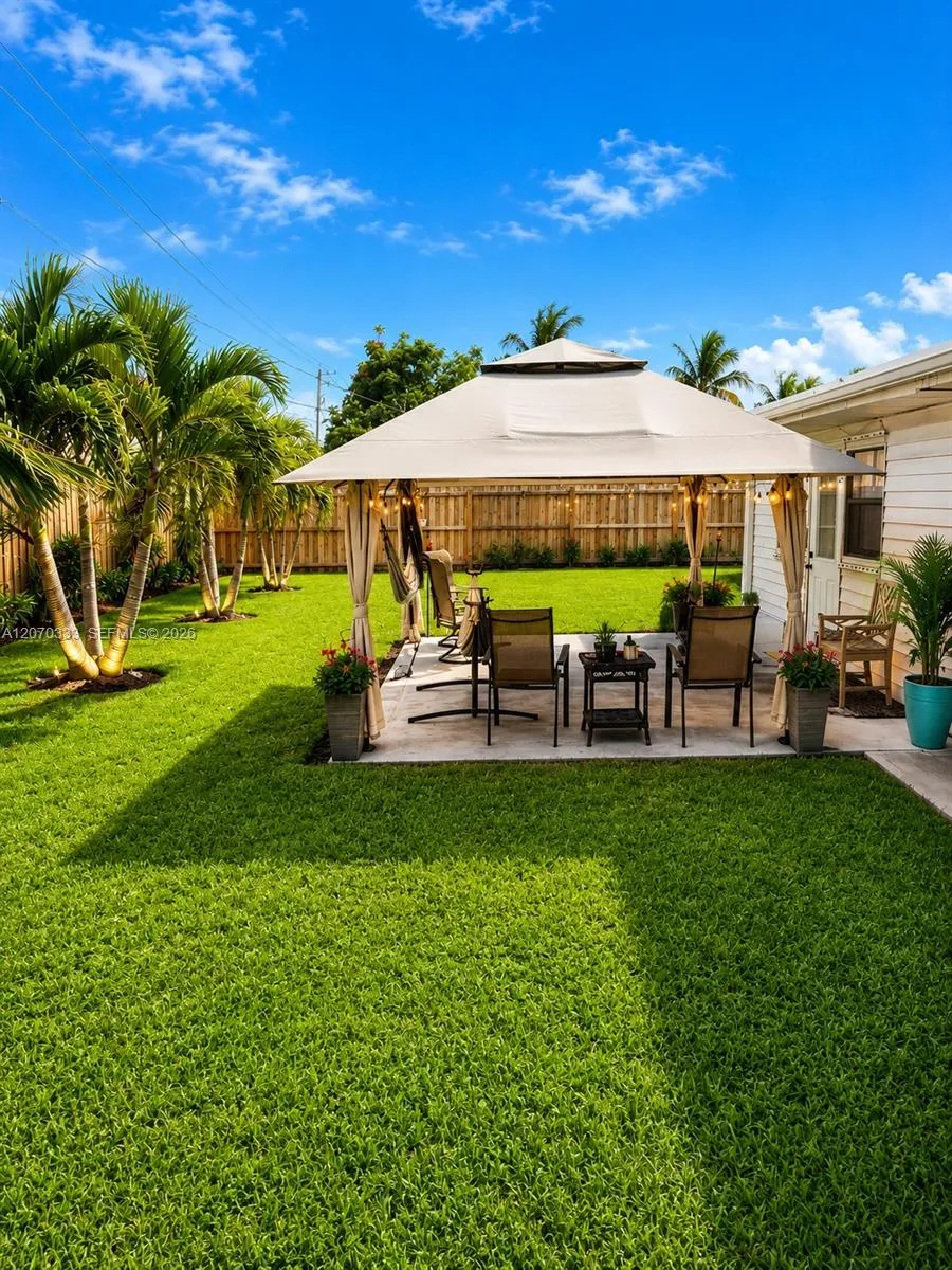 826 Cochran Dr Lake Worth, FL 33461