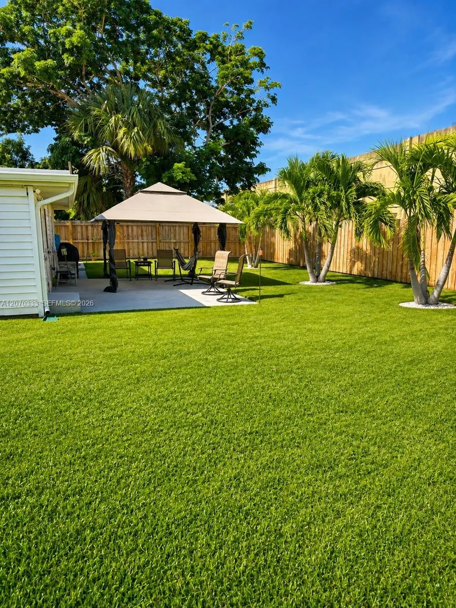 826 Cochran Dr Lake Worth, FL 33461