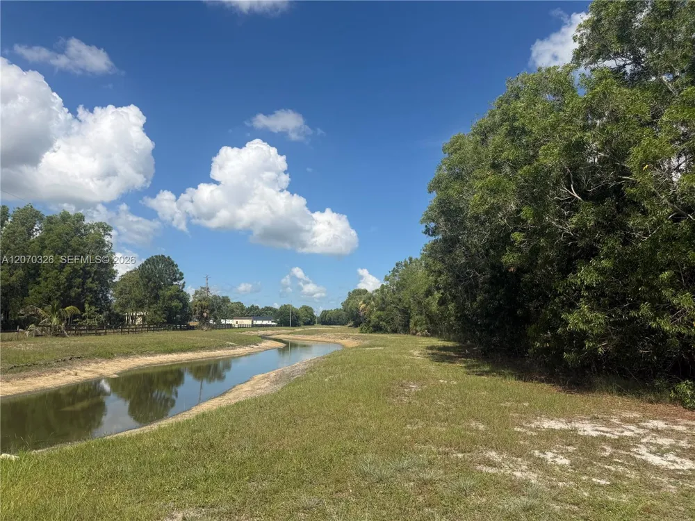 19556 Black Falcon Rd Loxahatchee, FL 33470