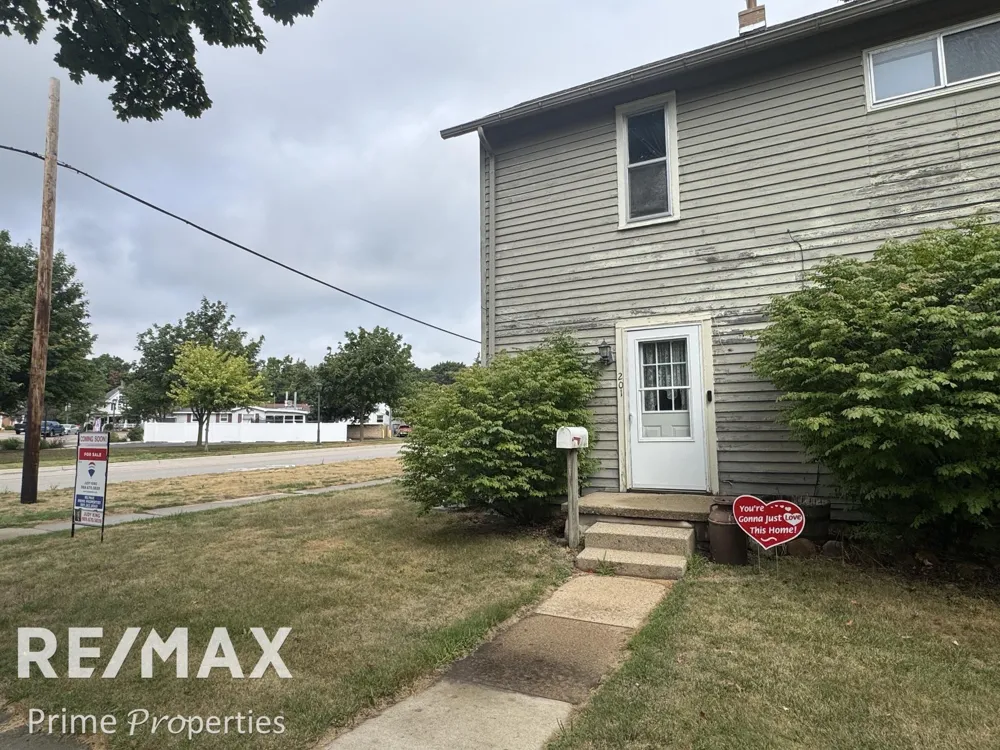 201 S Almer Street Caro City, MI 48723