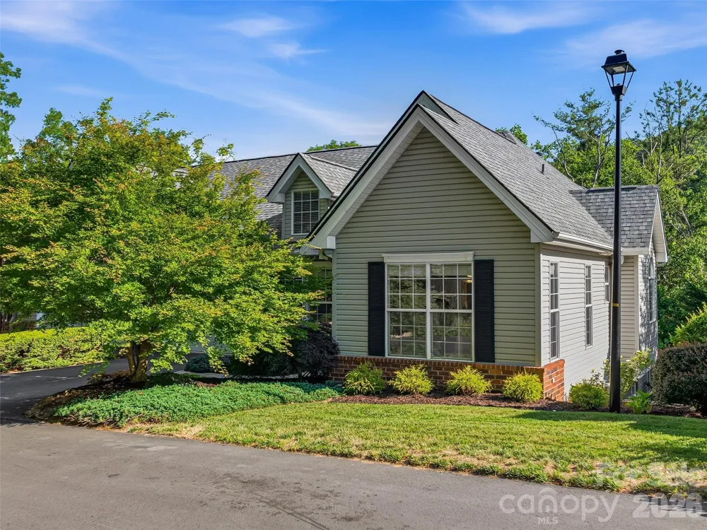 117 Hibiscus Lane Asheville, NC 28803
