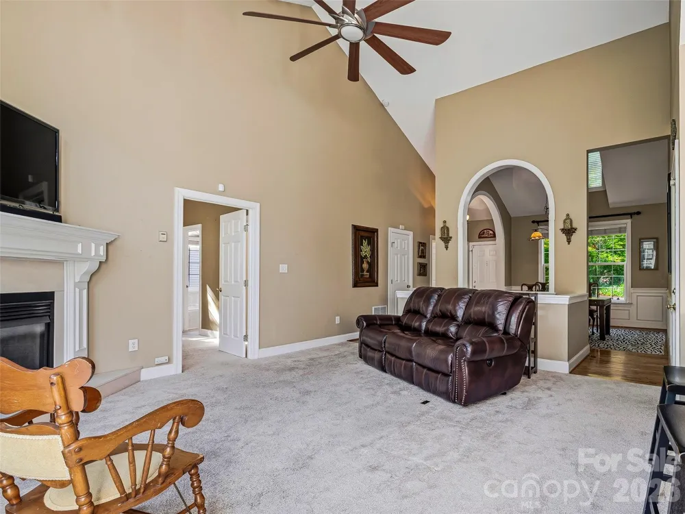 117 Hibiscus Lane Asheville, NC 28803