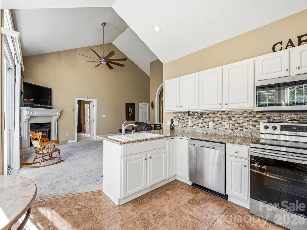 117 Hibiscus Lane Asheville, NC 28803