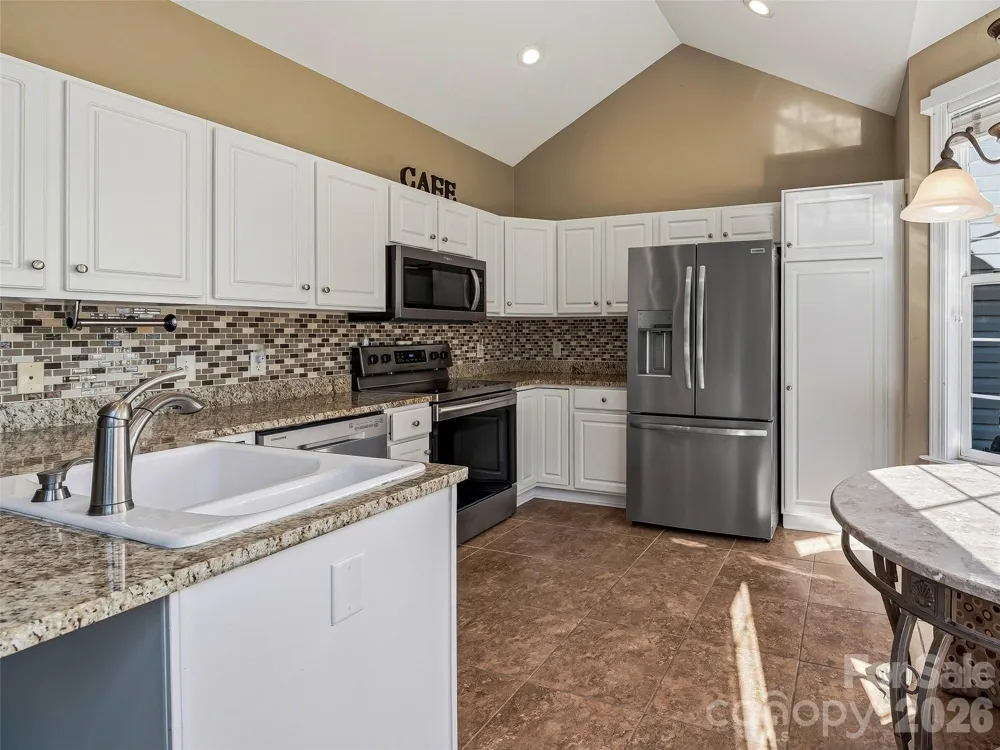 117 Hibiscus Lane Asheville, NC 28803
