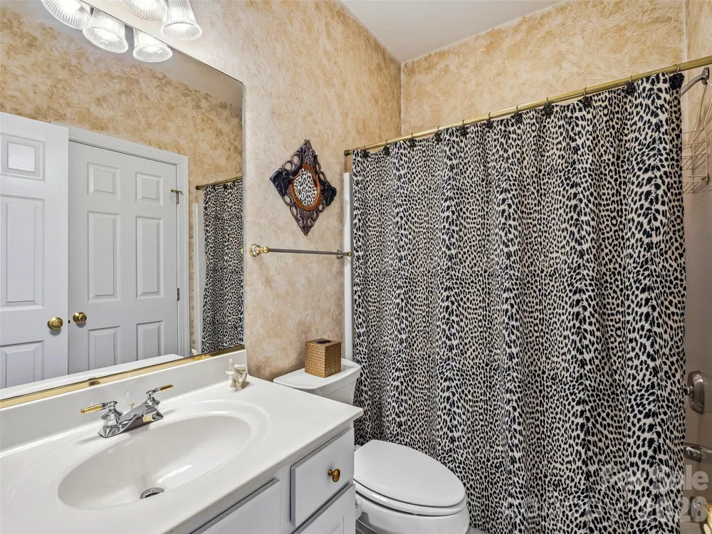 117 Hibiscus Lane Asheville, NC 28803