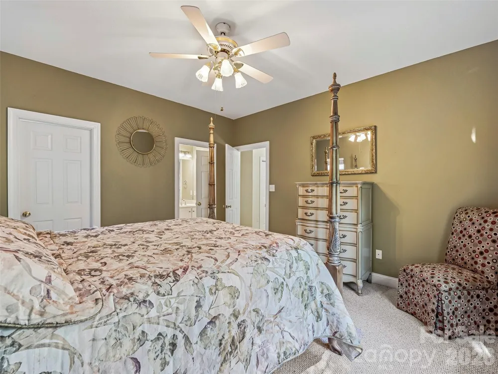 117 Hibiscus Lane Asheville, NC 28803