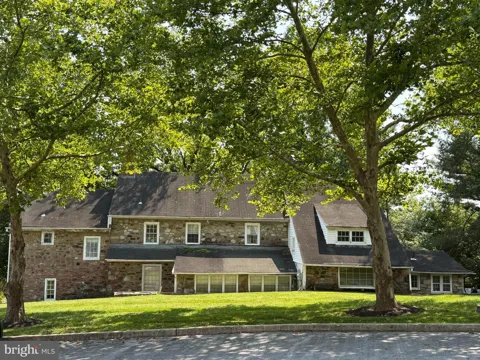 1500 MEADOW HUNT LANE