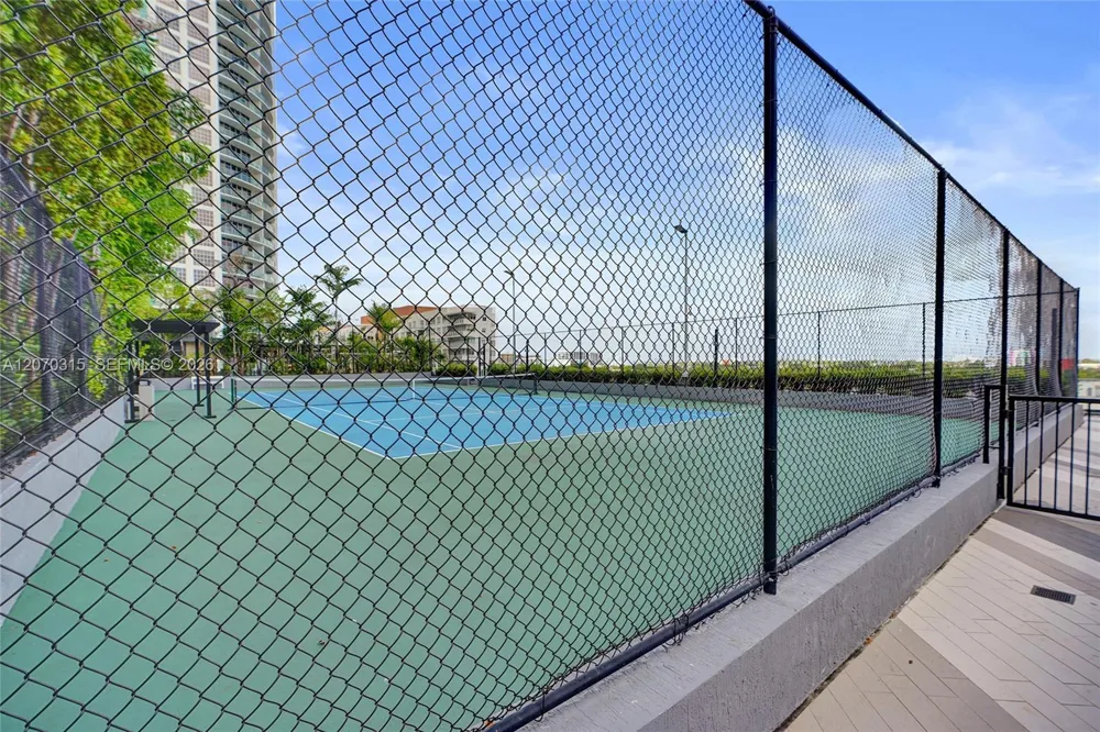121 NE 34th St #2309 Miami, FL 33137