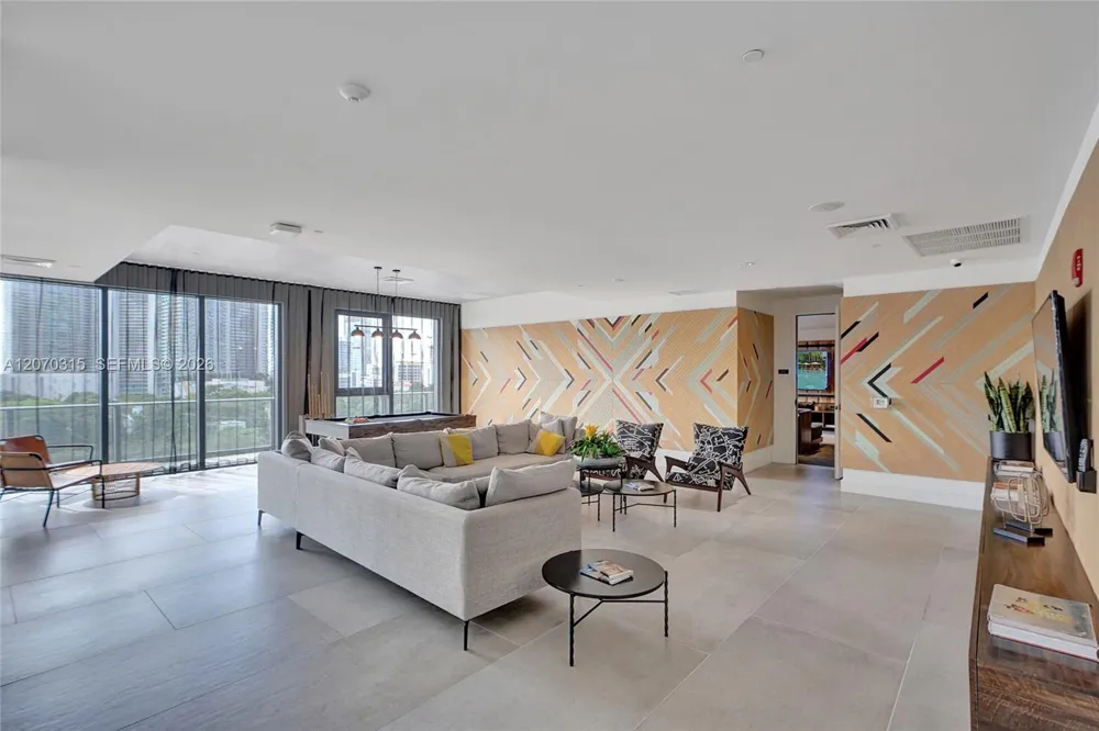 121 NE 34th St #2309 Miami, FL 33137