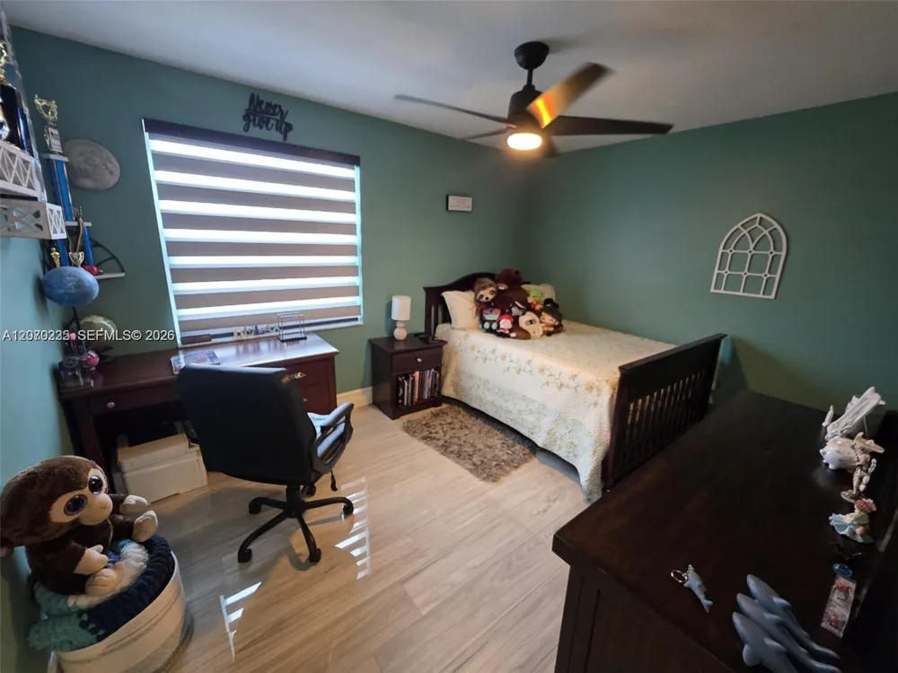 680 NW 159th Ave Pembroke Pines, FL 33028