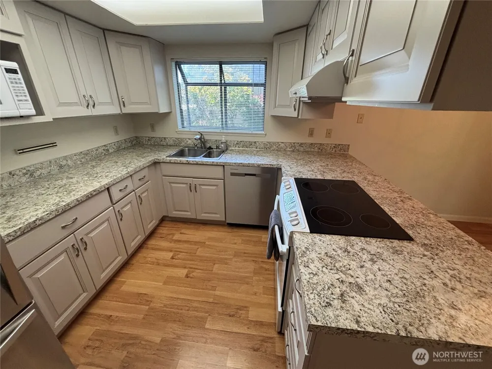 19219 40th Avenue W #H-1 Lynnwood, WA 98036