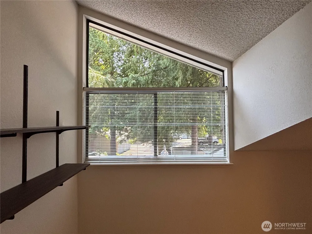 19219 40th Avenue W #H-1 Lynnwood, WA 98036