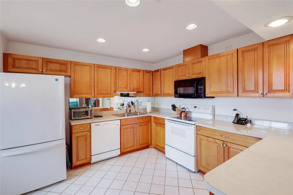 5400 34TH STREET W #B16 Bradenton, FL 34210