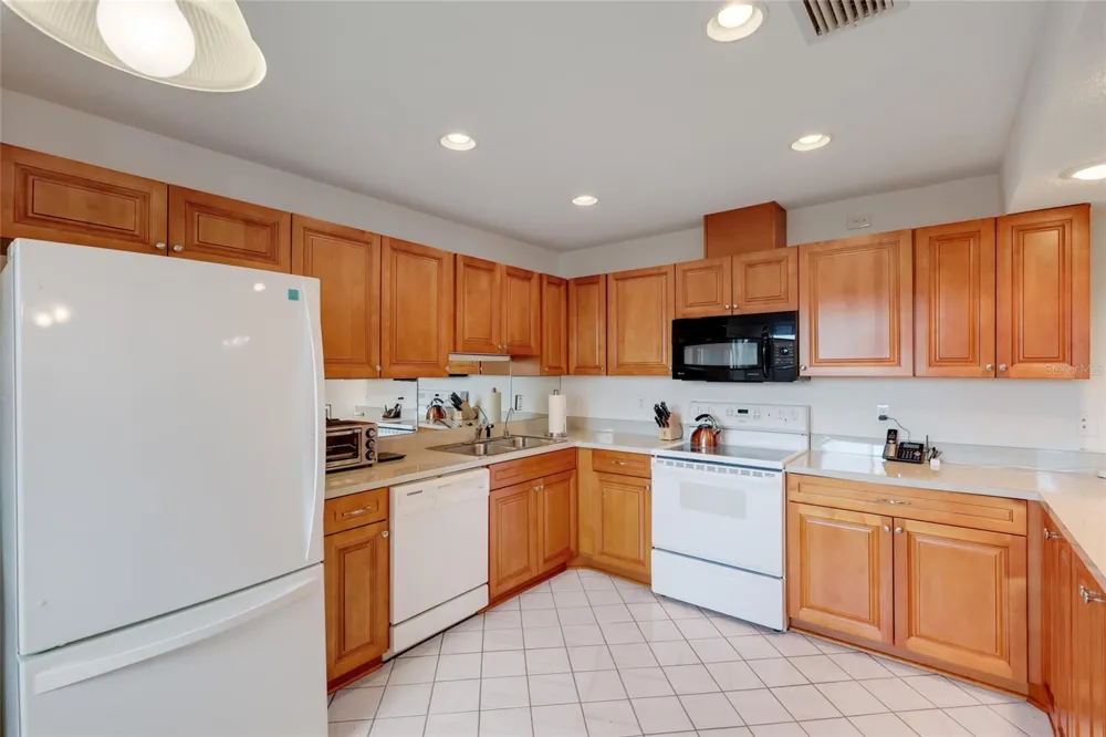 5400 34TH STREET W #B16 Bradenton, FL 34210
