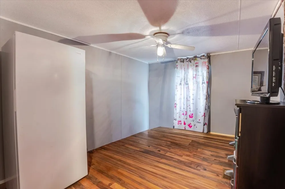 3966 Fm 2210 E Perrin, TX 76486