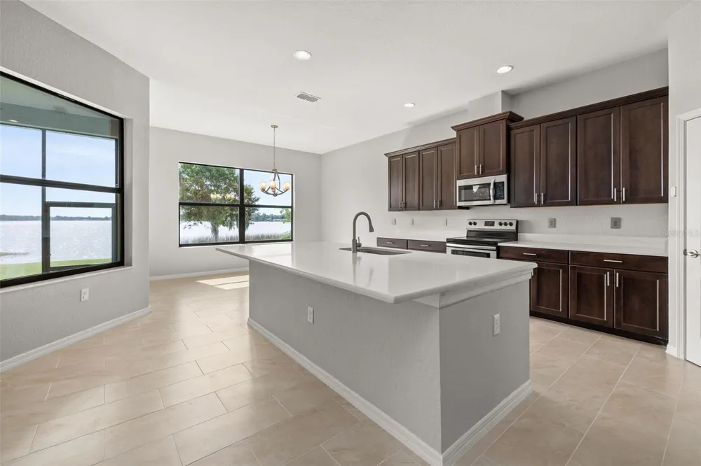 473 LAKE VIEW WAY Auburndale, FL 33823