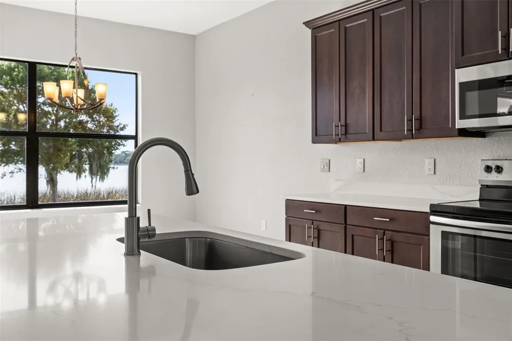 473 LAKE VIEW WAY Auburndale, FL 33823