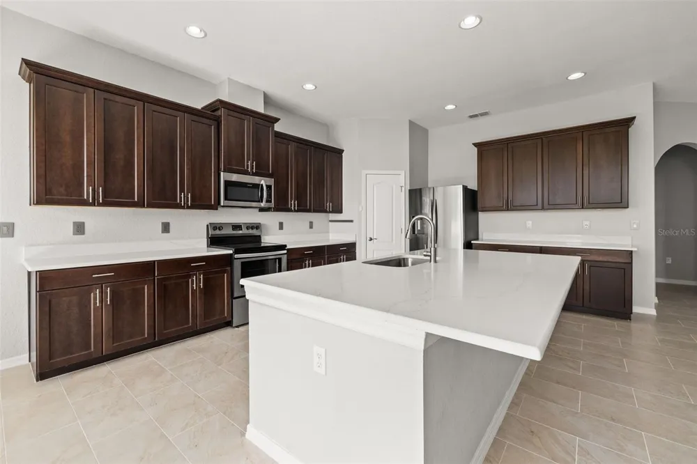 473 LAKE VIEW WAY Auburndale, FL 33823