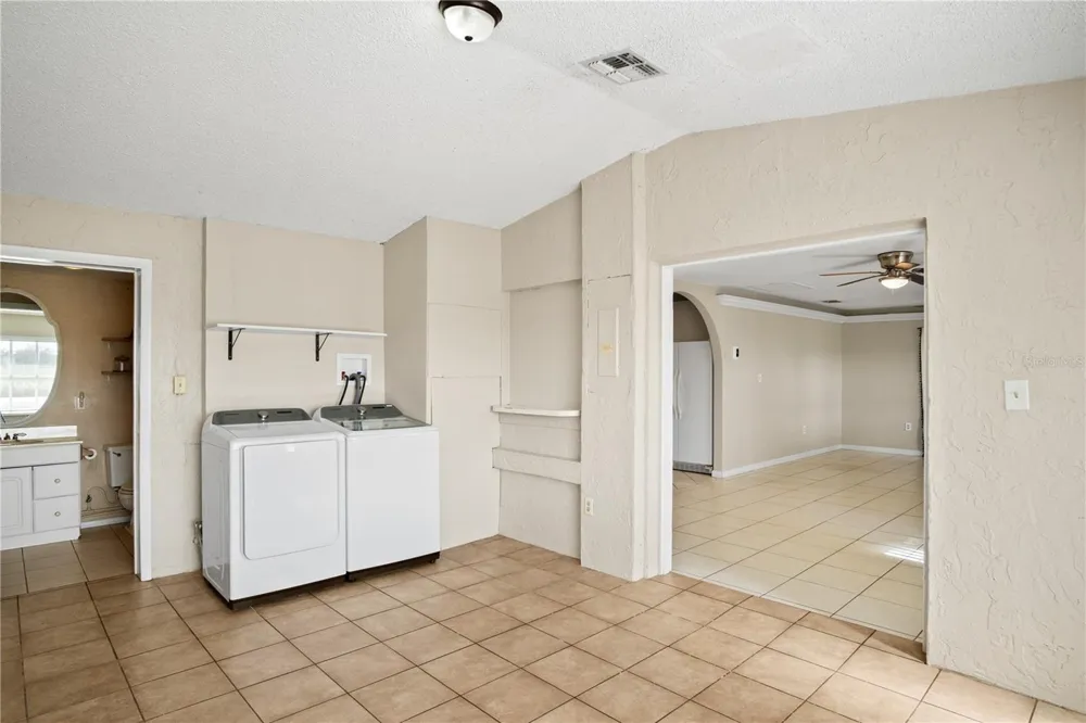 805 CENTER STREET Dundee, FL 33838