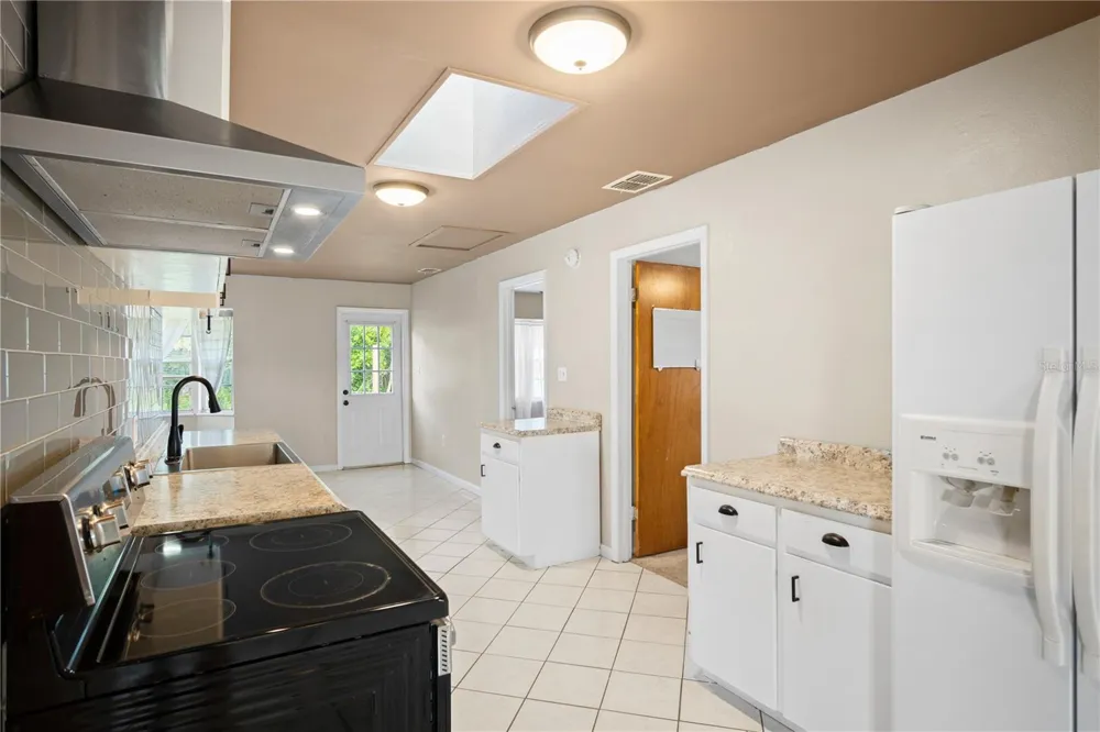 805 CENTER STREET Dundee, FL 33838