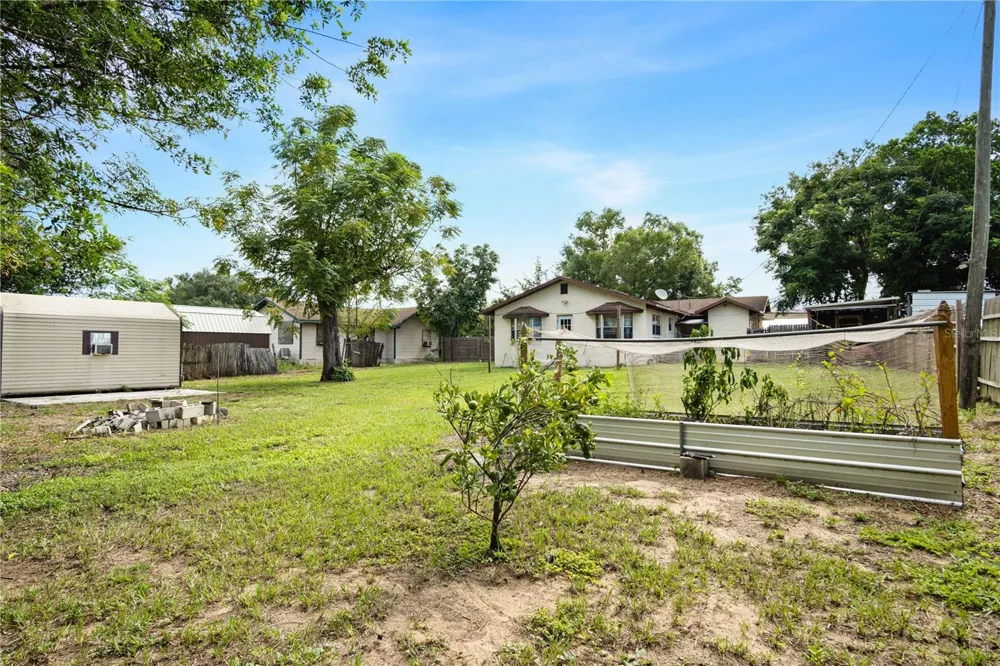 805 CENTER STREET Dundee, FL 33838