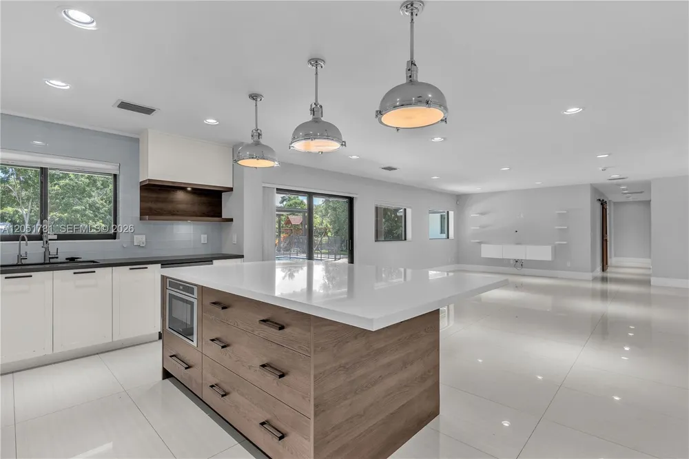 2700 SW 116th Ave Davie, FL 33330