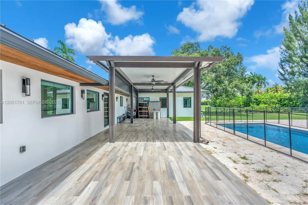 2700 SW 116th Ave Davie, FL 33330