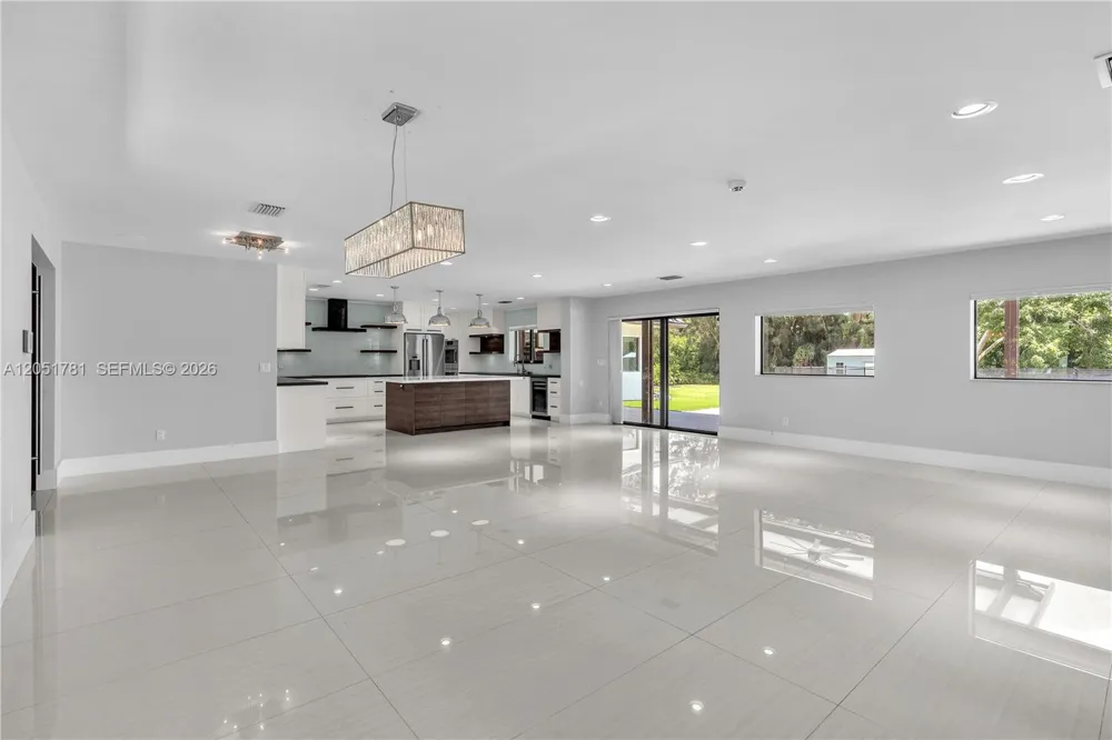 2700 SW 116th Ave Davie, FL 33330