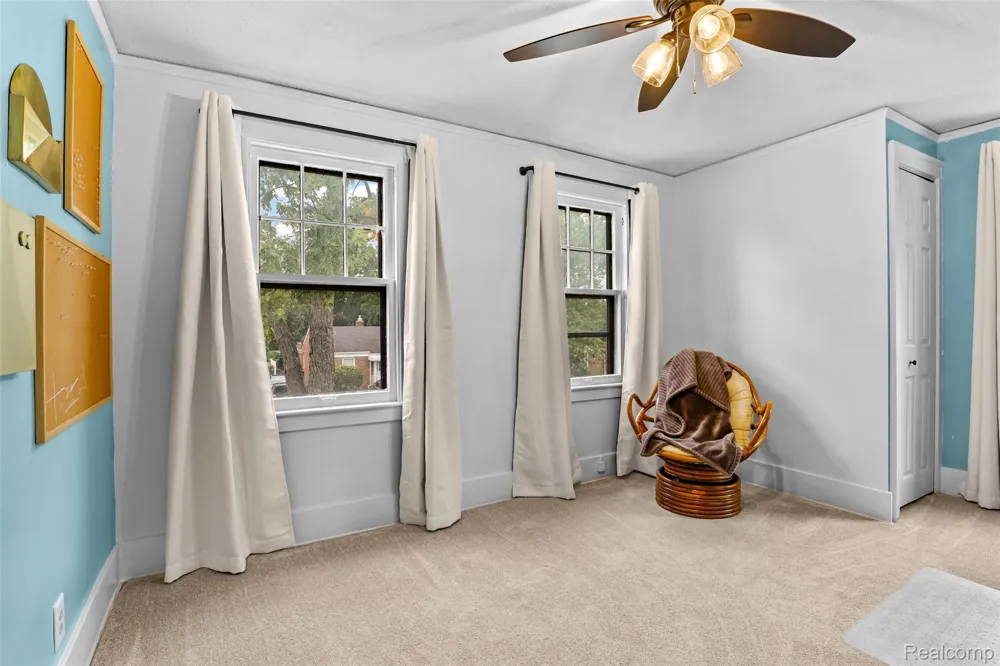 11339 Arnold Redford Charter Township, MI 48239