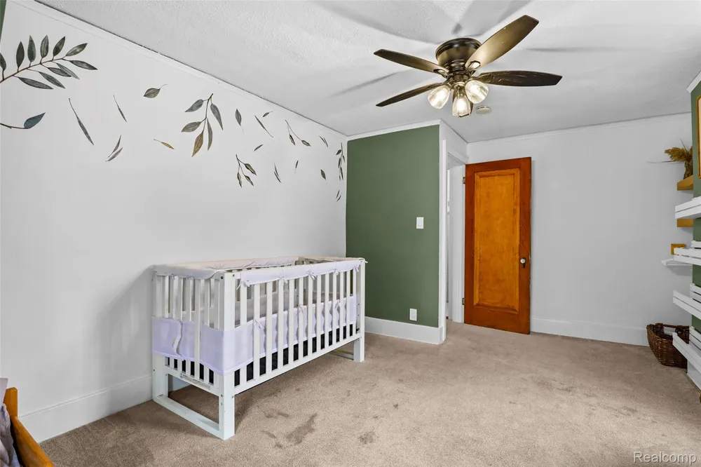 11339 Arnold Redford Charter Township, MI 48239
