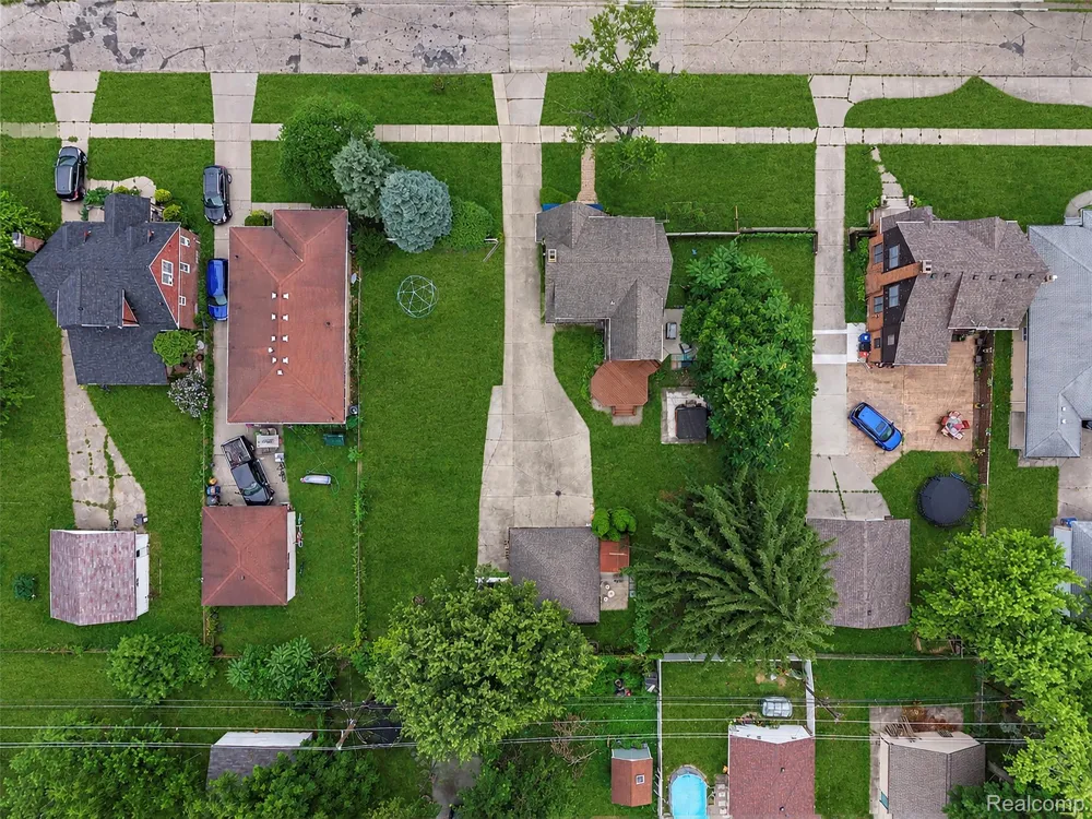 11339 Arnold Redford Charter Township, MI 48239