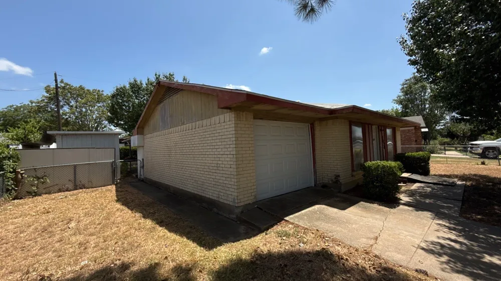 3976 Avocado Drive Dallas, TX 75241
