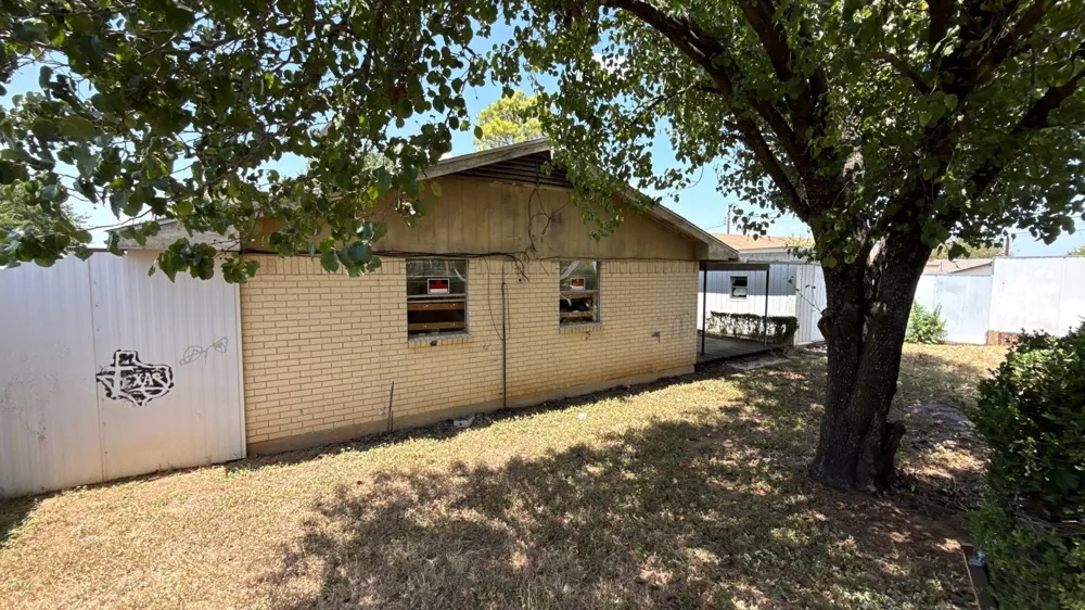 3976 Avocado Drive Dallas, TX 75241