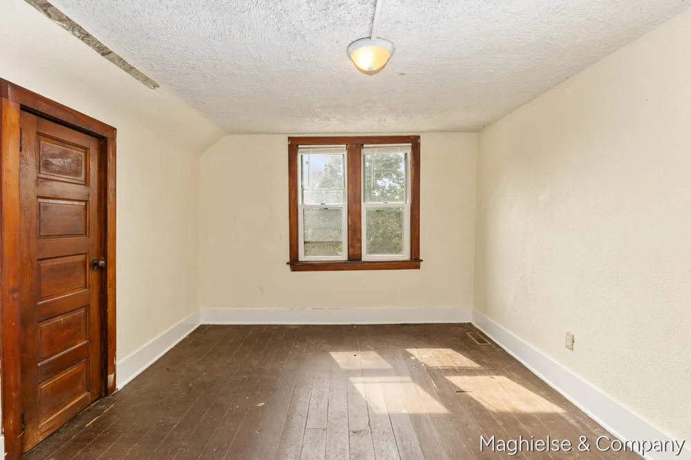 1106 Alpine Avenue NW Grand Rapids, MI 49504