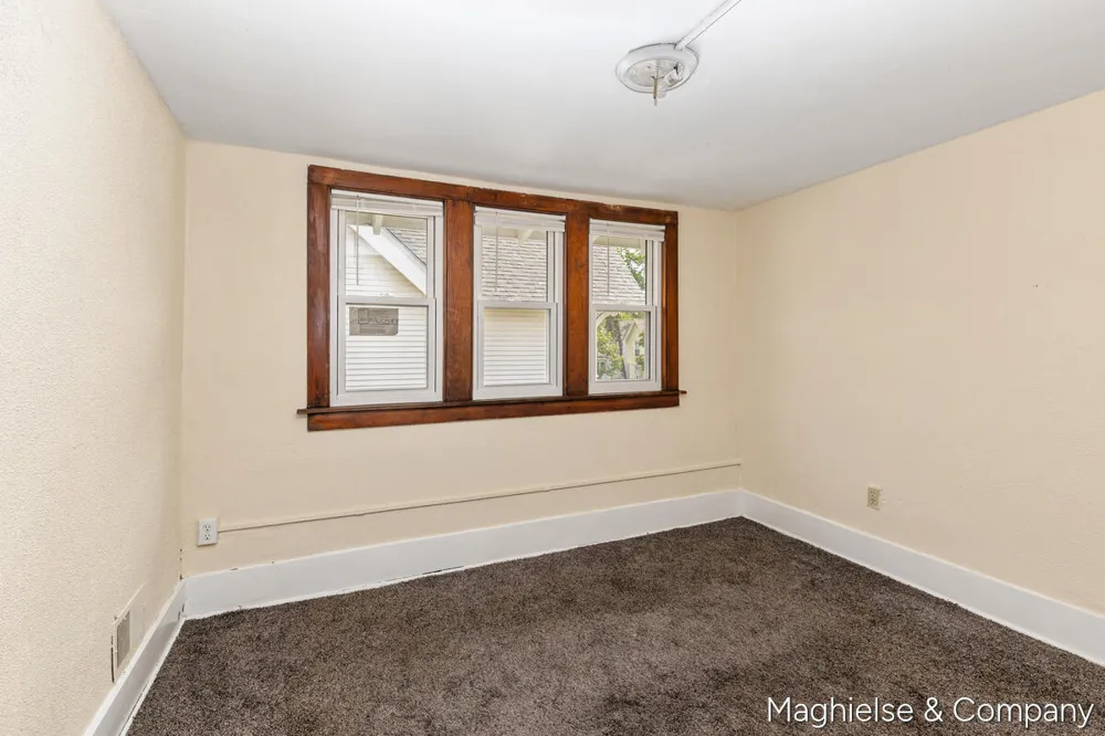 1106 Alpine Avenue NW Grand Rapids, MI 49504