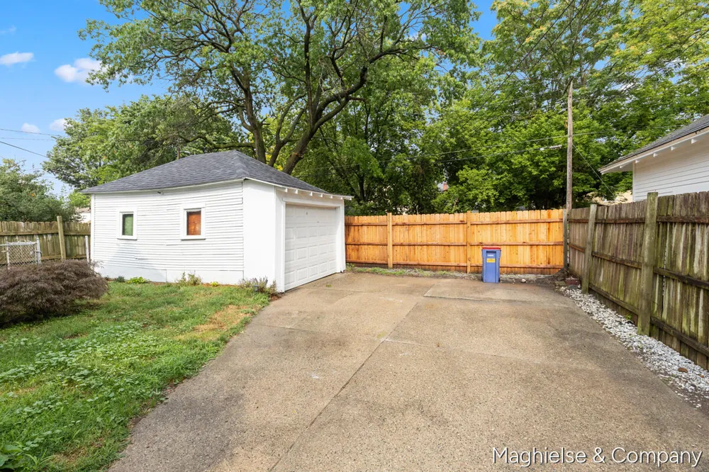 1106 Alpine Avenue NW Grand Rapids, MI 49504
